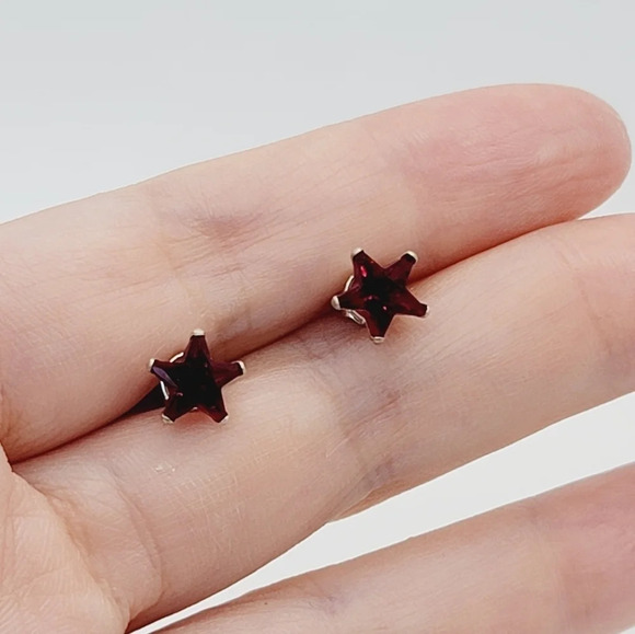 New Ruby Red Star CZ Sterling Silver - Picture 3 of 6